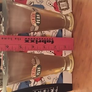 Friends fans! Set of 2 Latte Mugs with handles. NIB